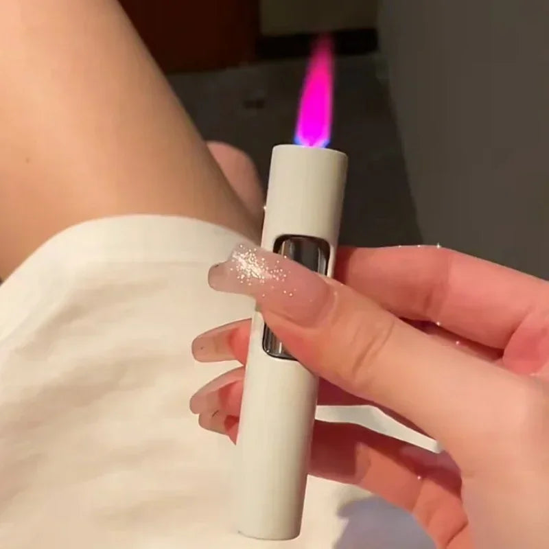 Mini encendedor a prueba de viento con llama rosa para mujer, encendedor portátil inflable luminoso de inyección directa de Metal, regalo para fumar