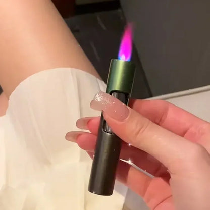 Mini encendedor a prueba de viento con llama rosa para mujer, encendedor portátil inflable luminoso de inyección directa de Metal, regalo para fumar